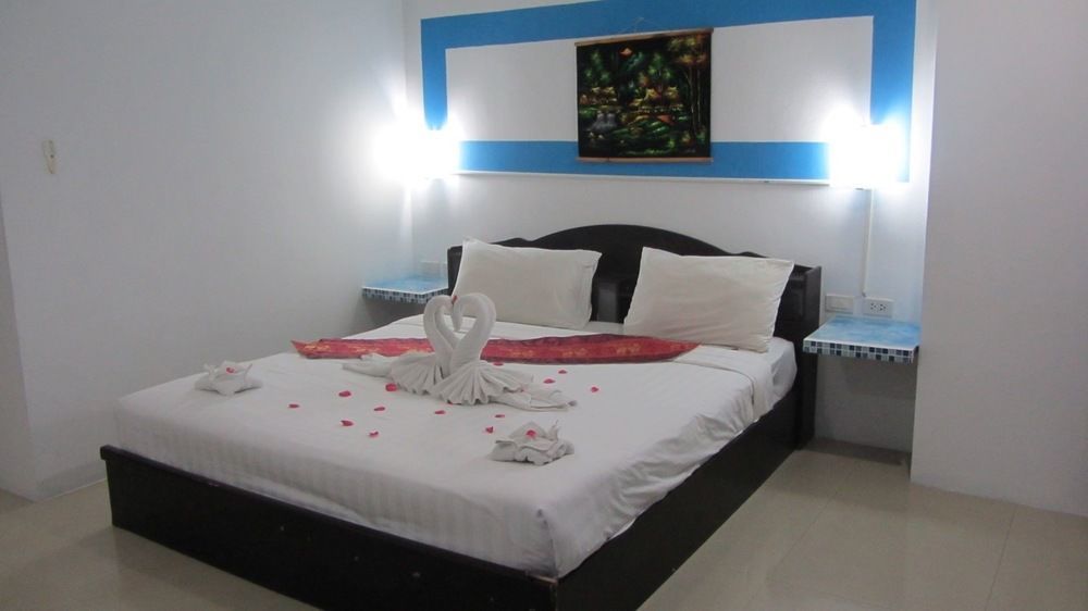 Happy Fish Guest House Patong Esterno foto